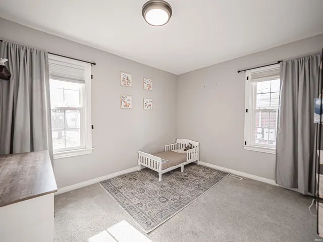 $249,900 | 2707 East Chandler Avenue, Evansville, IN 47714