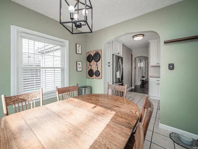 $249,900 | 2707 East Chandler Avenue, Evansville, IN 47714