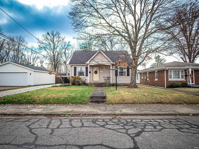 $249,900 | 2707 East Chandler Avenue, Evansville, IN 47714