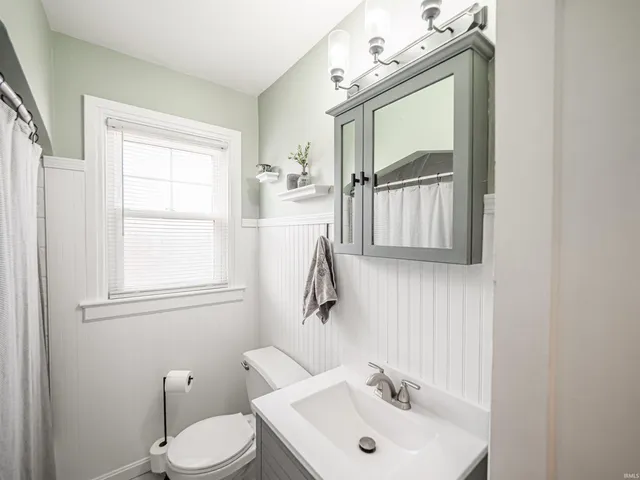 $249,900 | 2707 East Chandler Avenue, Evansville, IN 47714