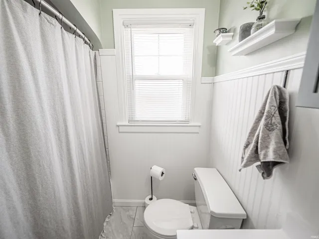 $249,900 | 2707 East Chandler Avenue, Evansville, IN 47714