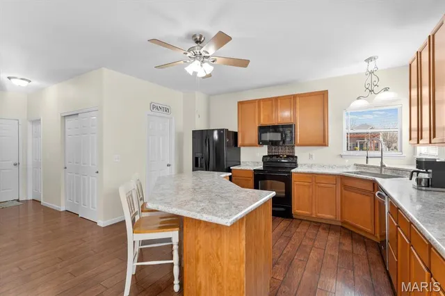 $438,800 | 1012 Crooked Stick Drive, Caseyville, IL 62232