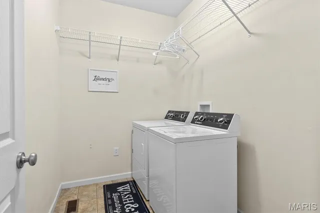 $438,800 | 1012 Crooked Stick Drive, Caseyville, IL 62232