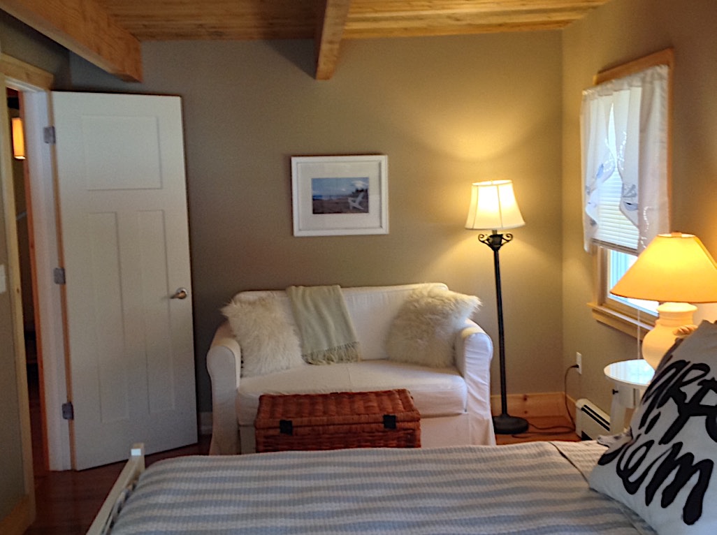 39 Tower Ridge Road Oak Bluffs, MA 02557 - Photo 6 of 33 Sitting area in large bedroom on first floor