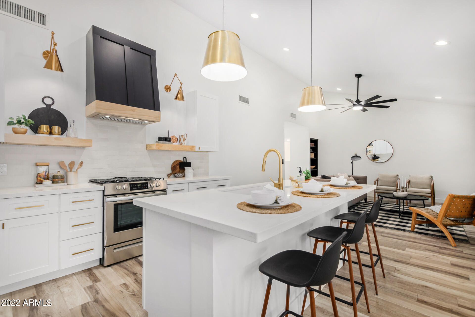 535 North Cherry Mesa, AZ 85201 - Photo 13 of 44 7074E3AD-A81B-49AE-9868-E5251789D535