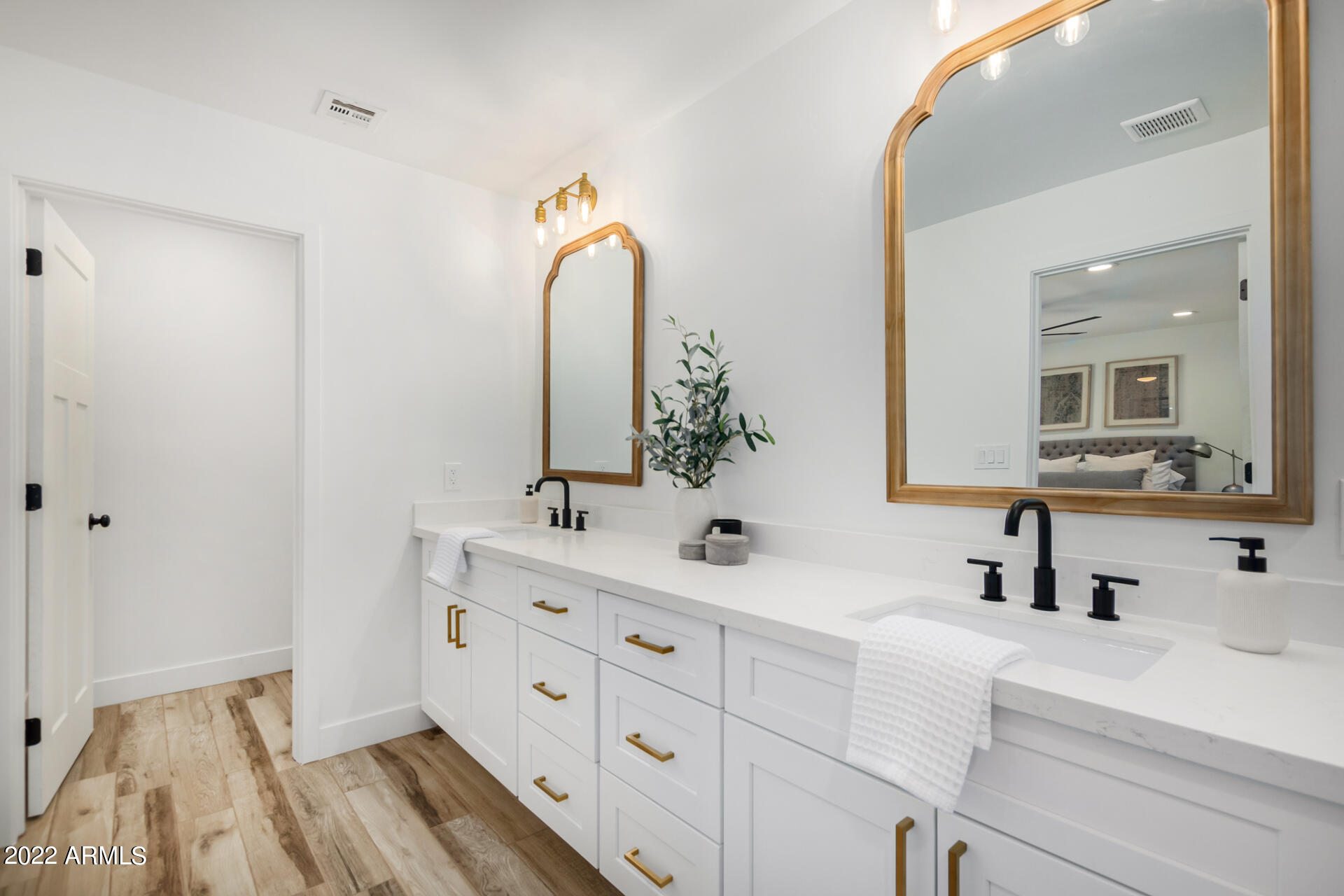 535 North Cherry Mesa, AZ 85201 - Photo 24 of 44 7190D2C8-9A77-4766-AB1D-46DF1F9F0746