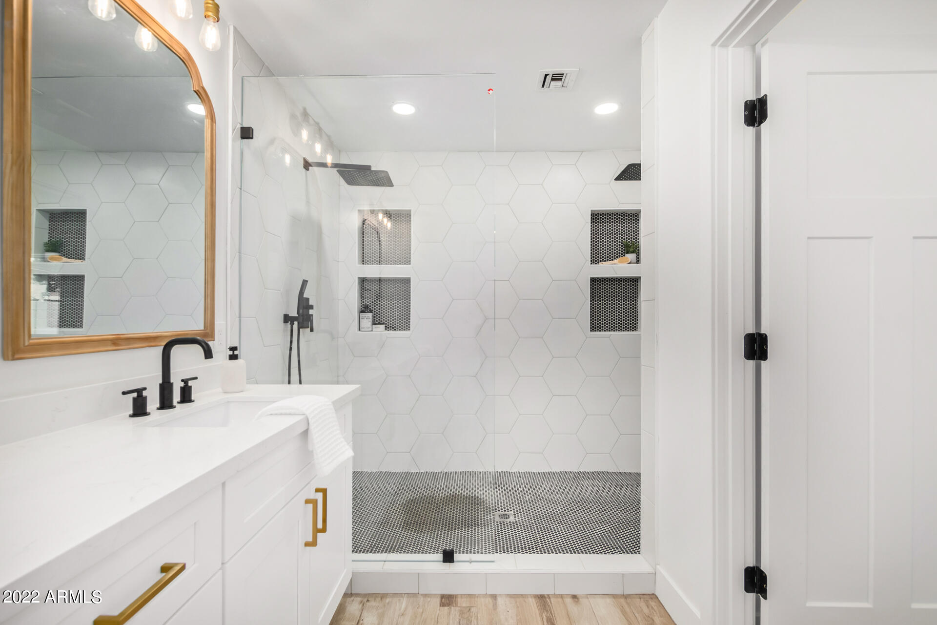 535 North Cherry Mesa, AZ 85201 - Photo 25 of 44 AB3030E5-B7A6-47E5-9D3A-287318BC35AB