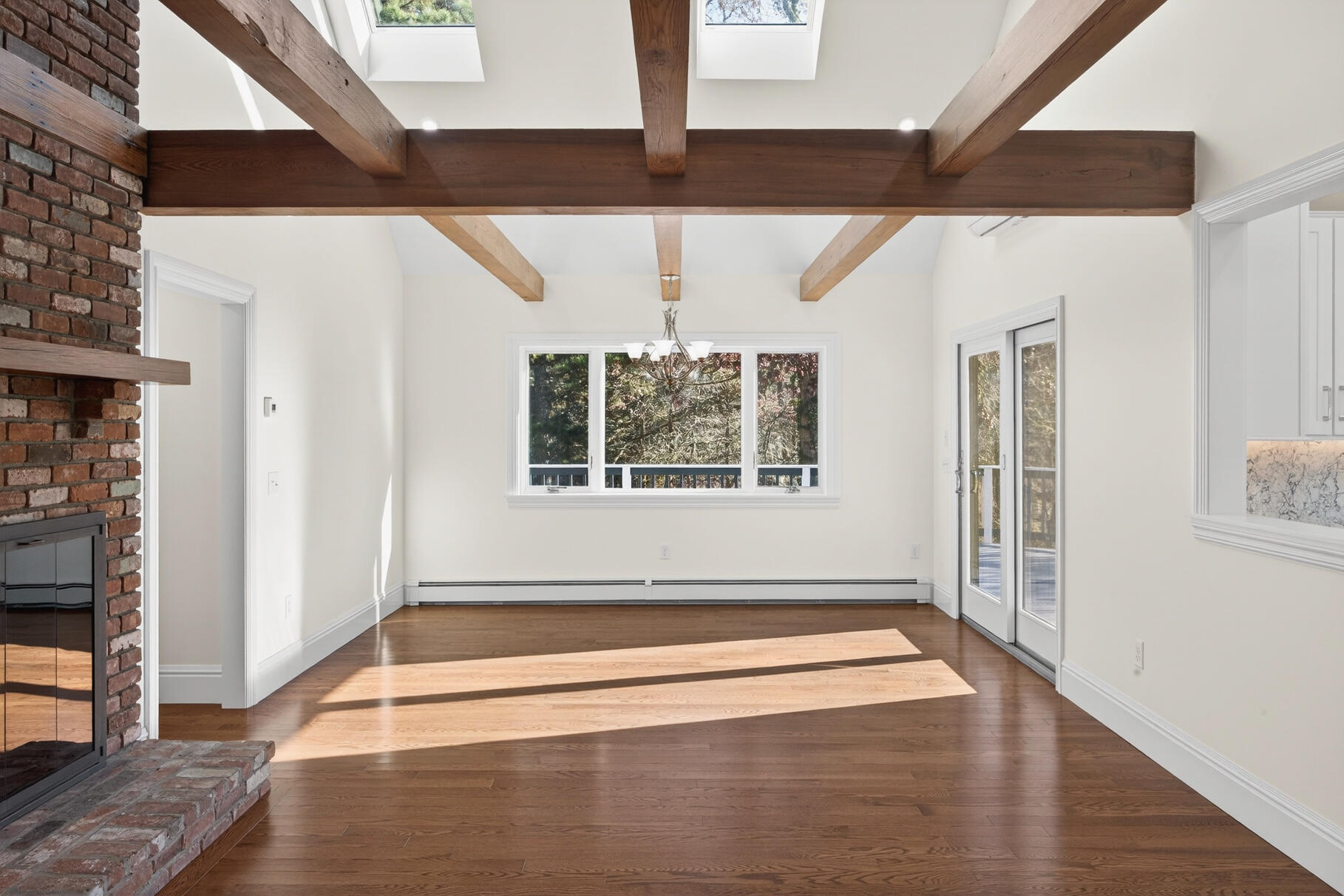 507 South Orleans Road Orleans, MA 02653 - Photo 11 of 41 Living/Dining room
