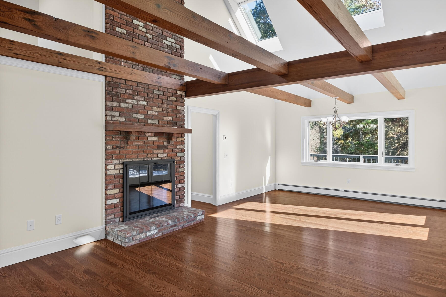507 South Orleans Road Orleans, MA 02653 - Photo 12 of 41 Living/Dining room
