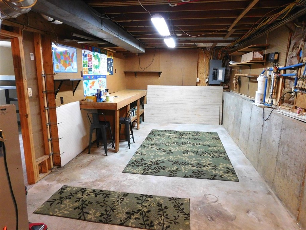 21 Partridge Drive Exeter, RI 02822 - Photo 18 of 25 Workshop or storage area
