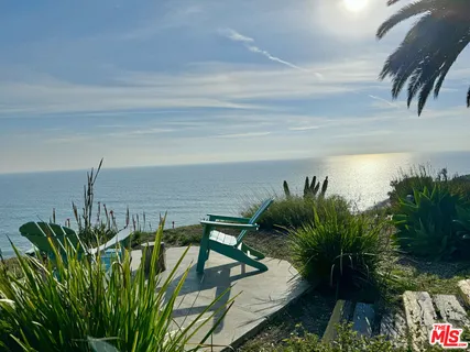 $6,500 | 17366 Sunset Boulevard, Unit 105, Pacific Palisades, CA 90272