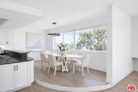 $6,500 | 17366 Sunset Boulevard, Unit 105, Pacific Palisades, CA 90272