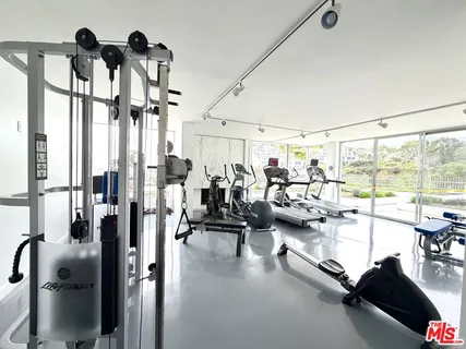 $6,500 | 17366 Sunset Boulevard, Unit 105, Pacific Palisades, CA 90272