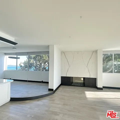 $6,500 | 17366 Sunset Boulevard, Unit 105, Pacific Palisades, CA 90272