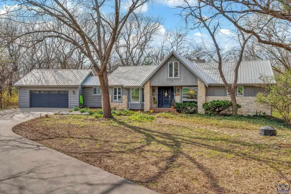 $425,000 | 2331 Southeast Libra Avenue, Topeka, KS 66605