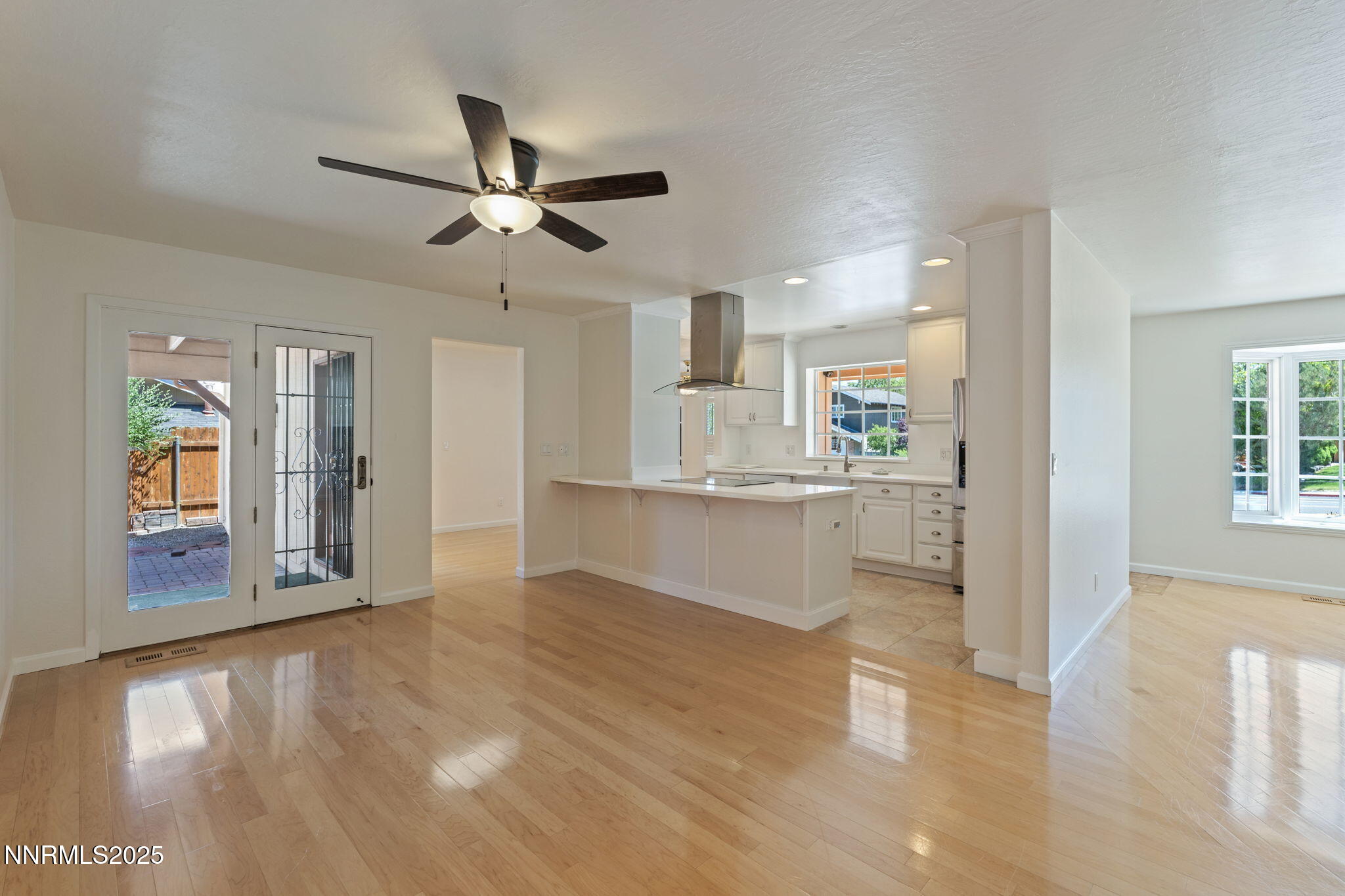 2095 Kings Row Reno, NV 89503 - Photo 5 of 23 Kitchen