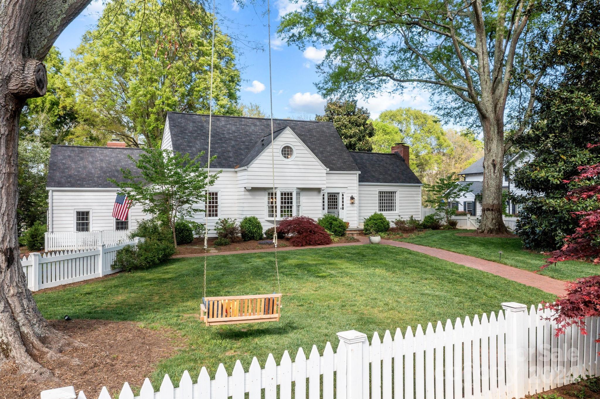 765 Concord Road Davidson, NC 28036 - Photo 1 of 41 Gallery Image 1