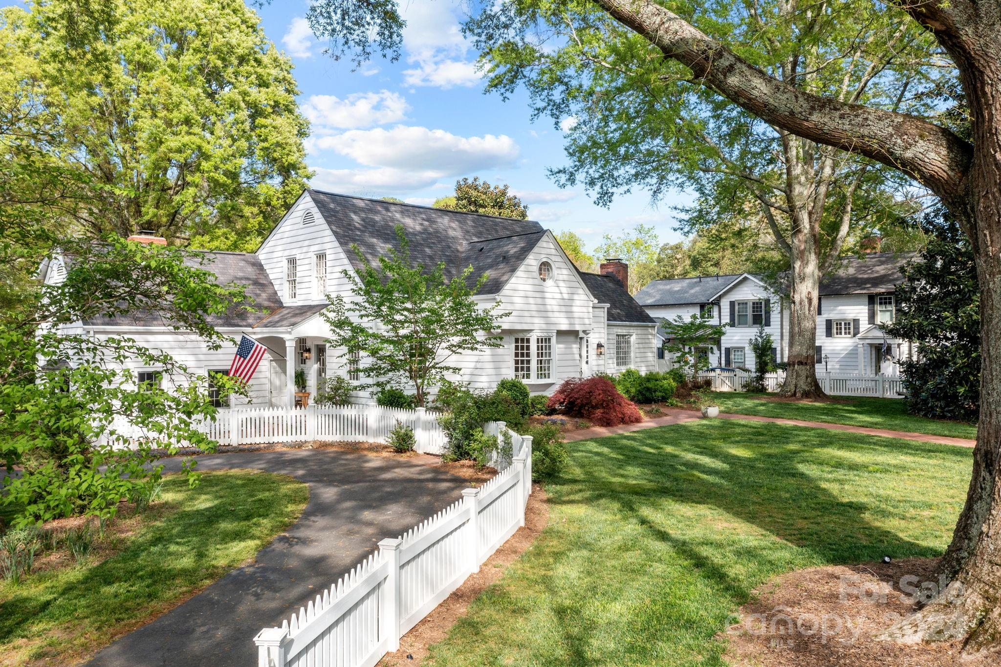 765 Concord Road Davidson, NC 28036 - Photo 3 of 41 Gallery Image 3
