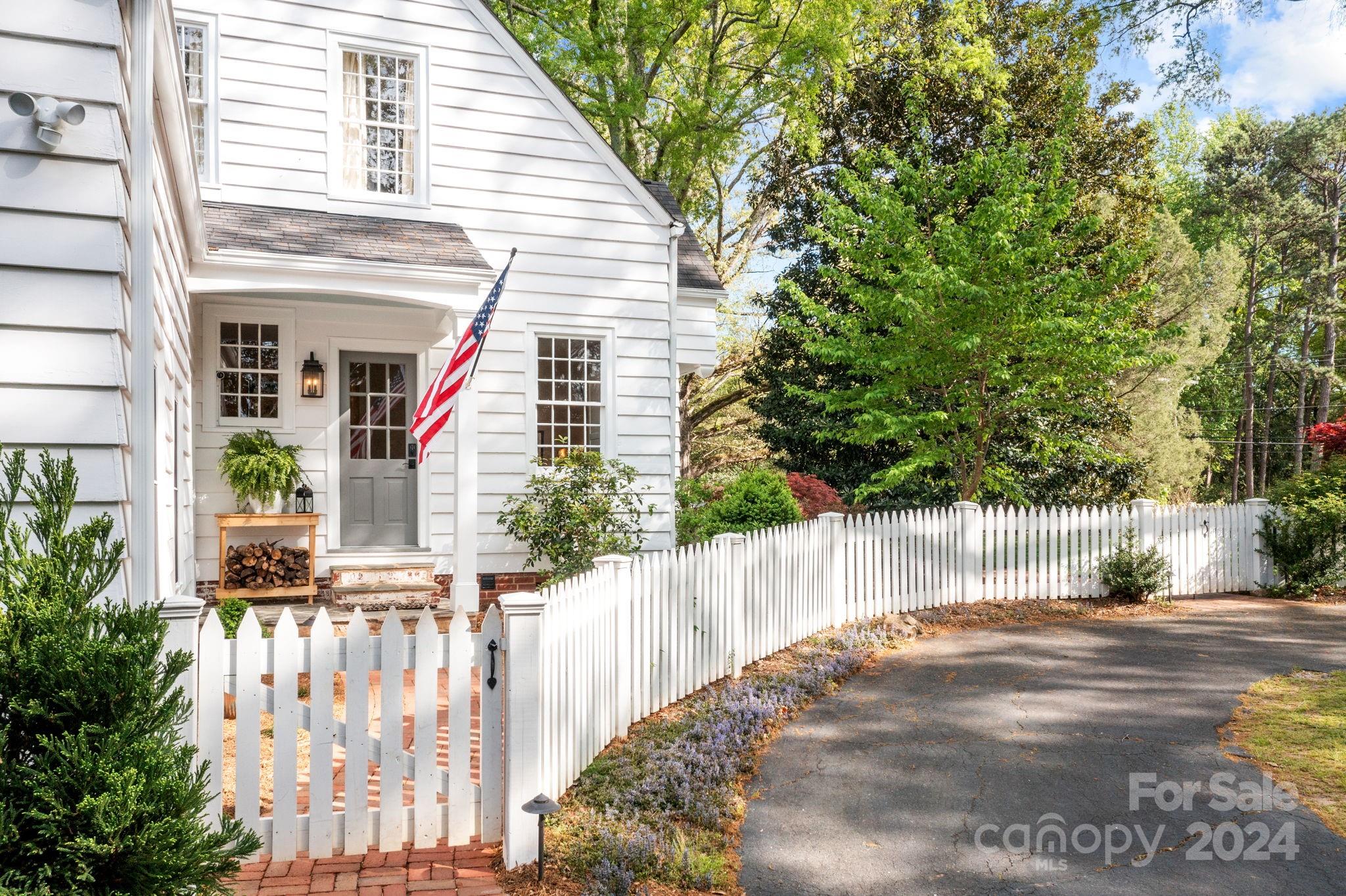 765 Concord Road Davidson, NC 28036 - Photo 4 of 41 Gallery Image 4