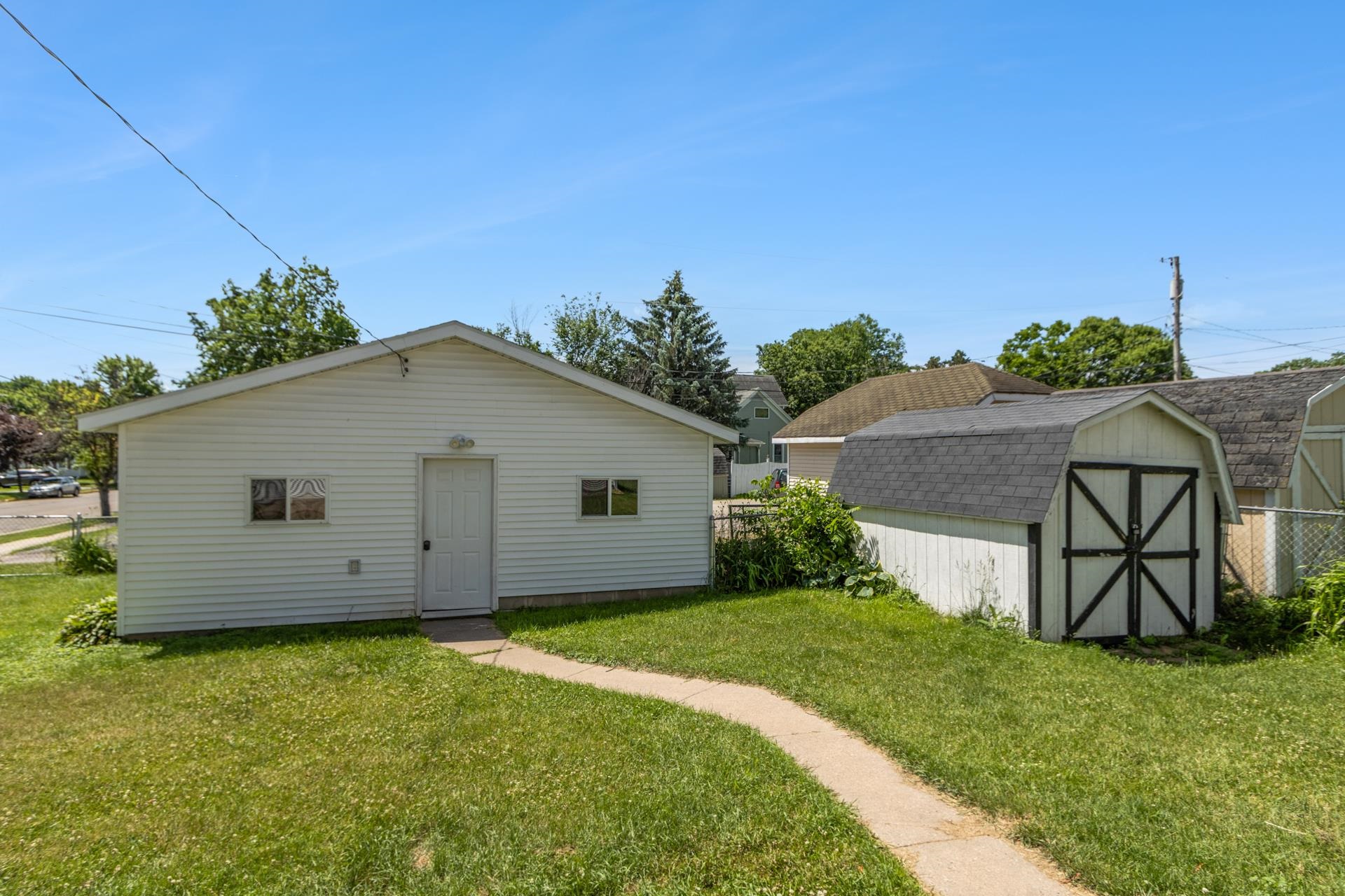 528 4th Street Baraboo, WI 53913 - Photo 2 of 29