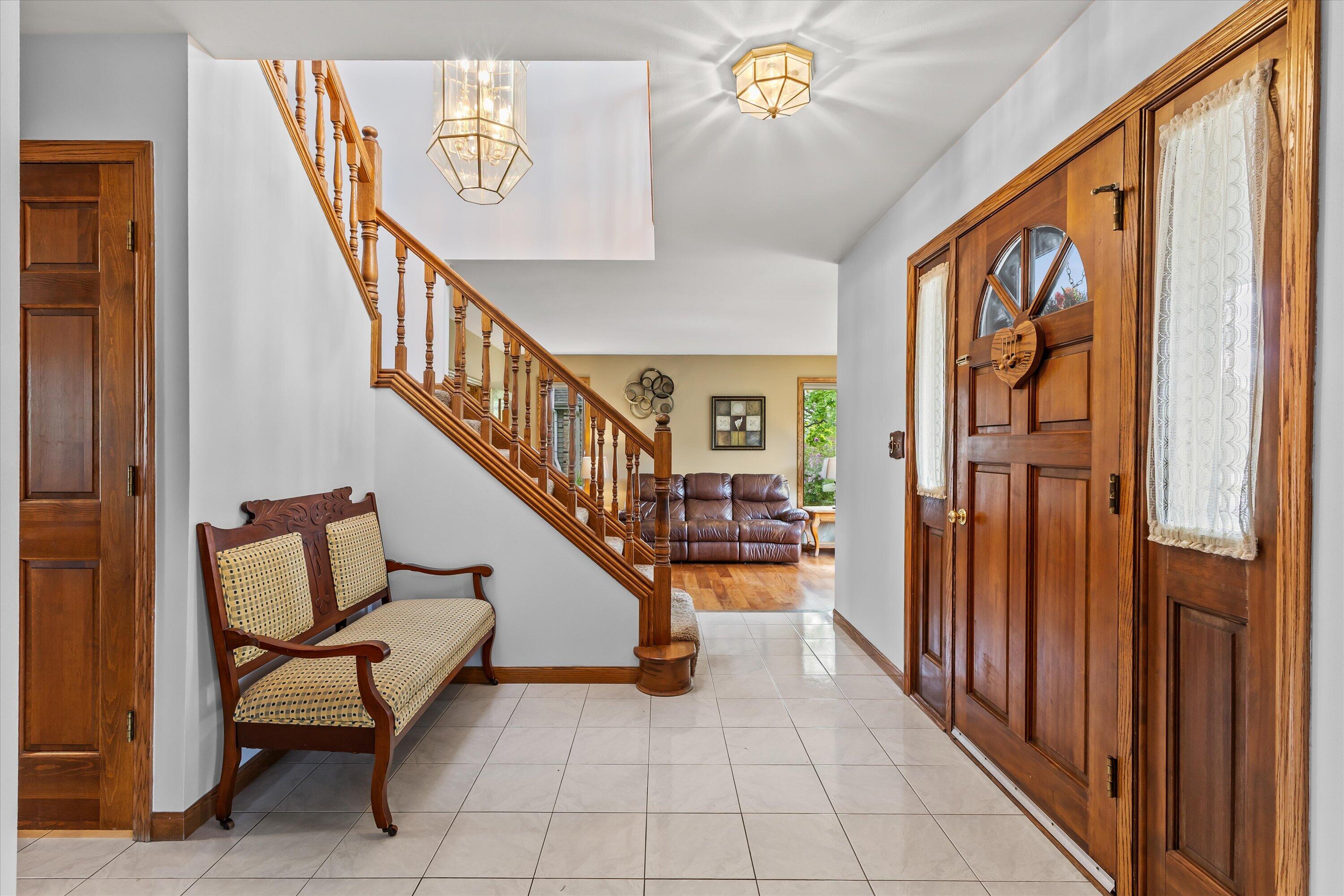 W168N5140 Stonefield Road Menomonee Falls, WI 53051 - Photo 14 of 49 Warm and welcoming entry way
