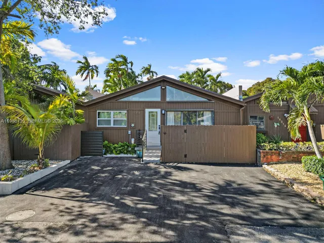 $499,800 | 11316 Southwest 112th Cir Lane East, Miami, FL 33176