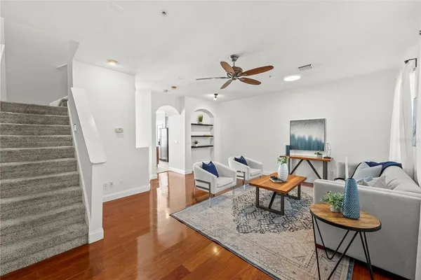 $424,900 | 3044 Pointeview Drive, Tampa, FL 33611