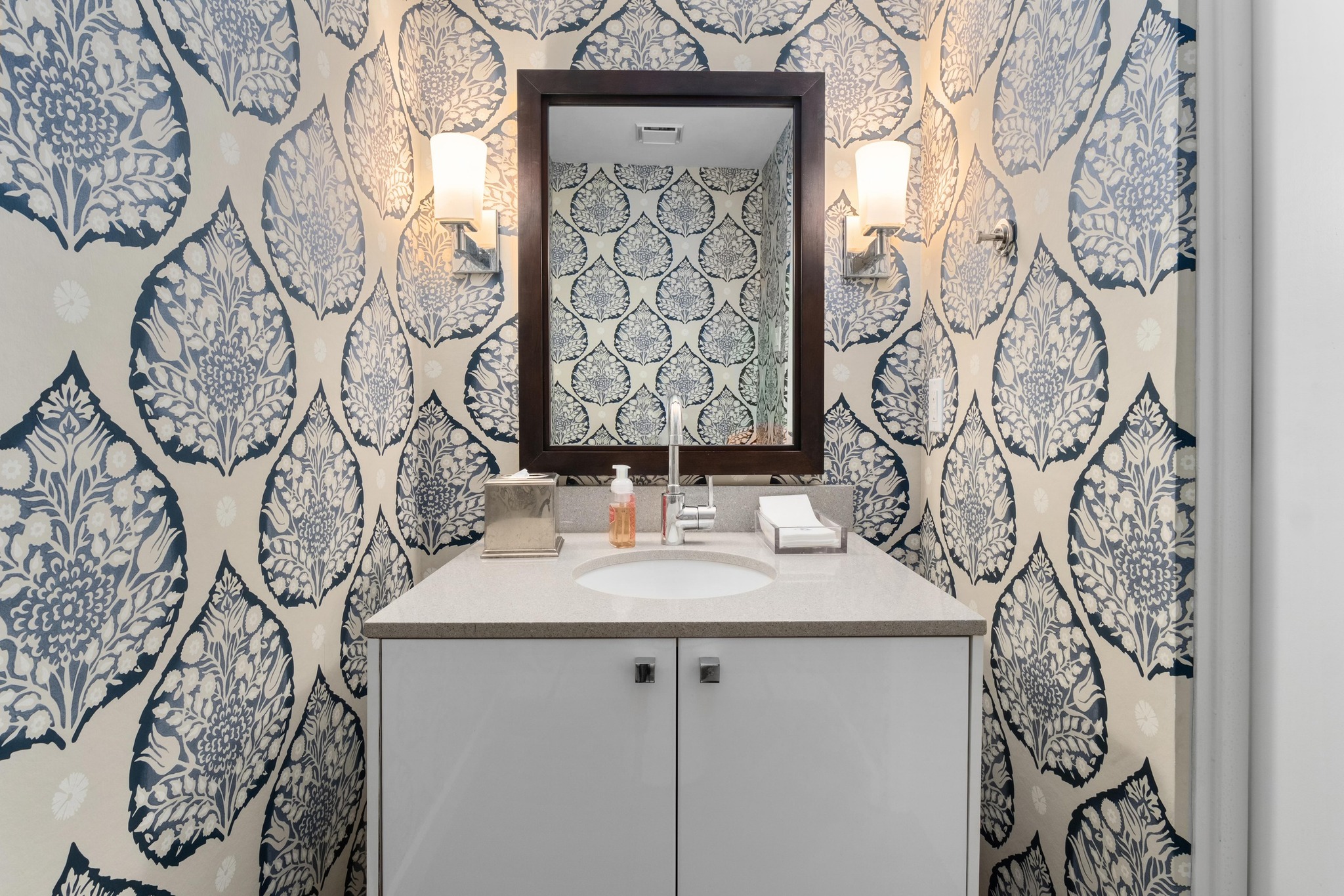 3718 Bridle Path Austin, TX 78703 - Photo 24 of 30 What a fun powder bathroom!