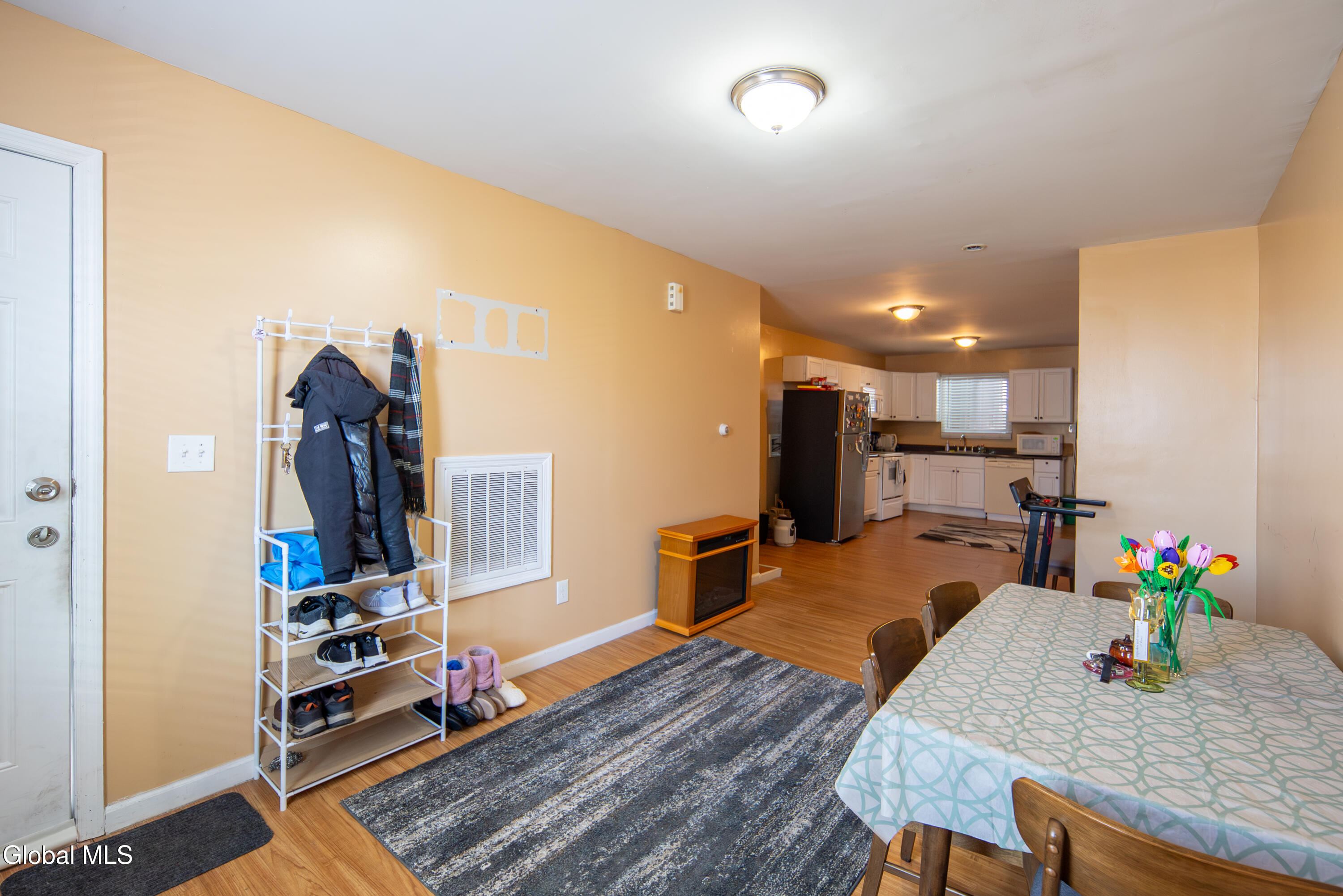 628 4th Street Troy, NY 12180 - Photo 4 of 27 005