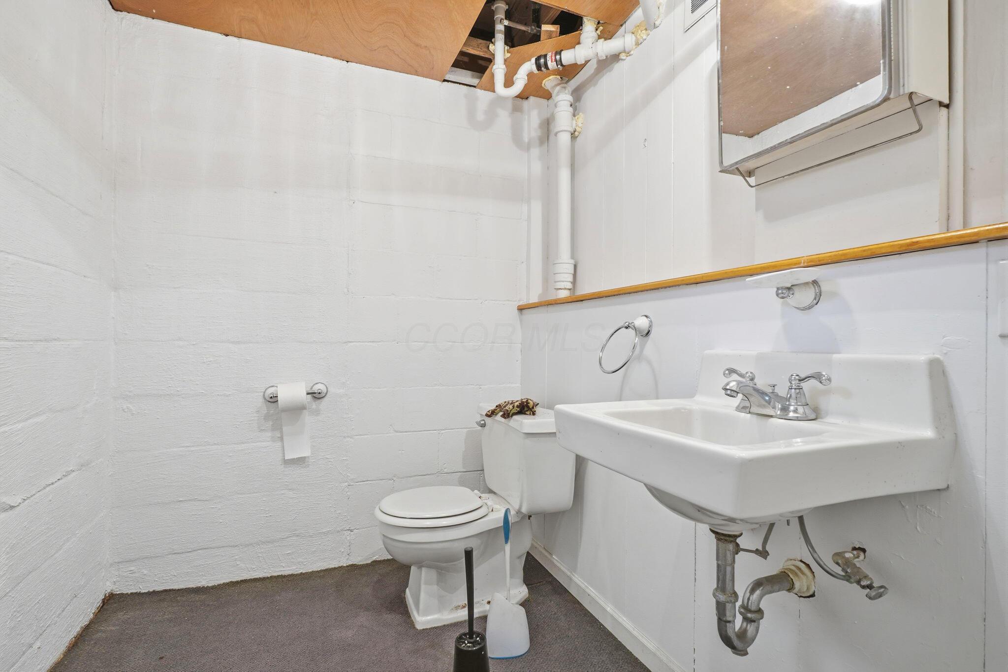 227 South Chesterfield Road Columbus, OH 43209 - Photo 72 of 77 basement half bath