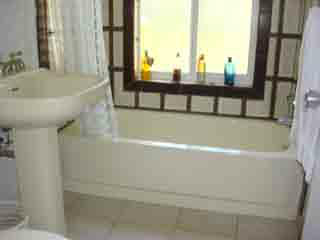 276 Northeast Olive Way Boca Raton, FL 33432 - Photo 3 of 9 Bath