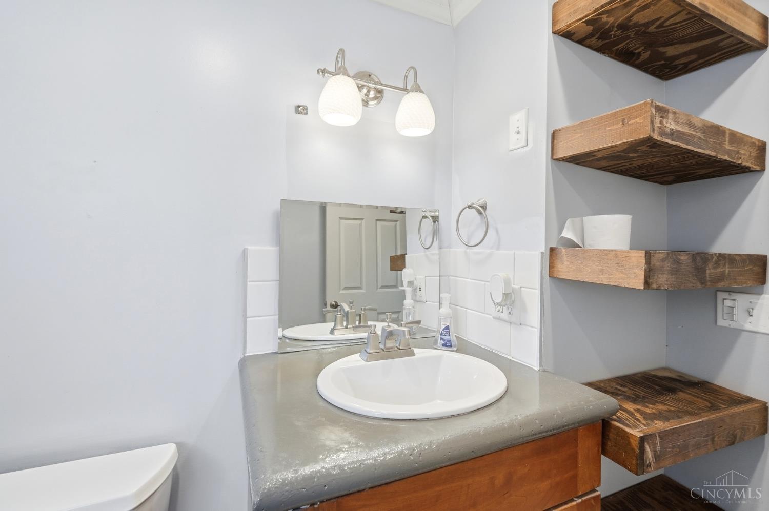5792 Gaines Road Cincinnati, OH 45247 - Photo 25 of 73