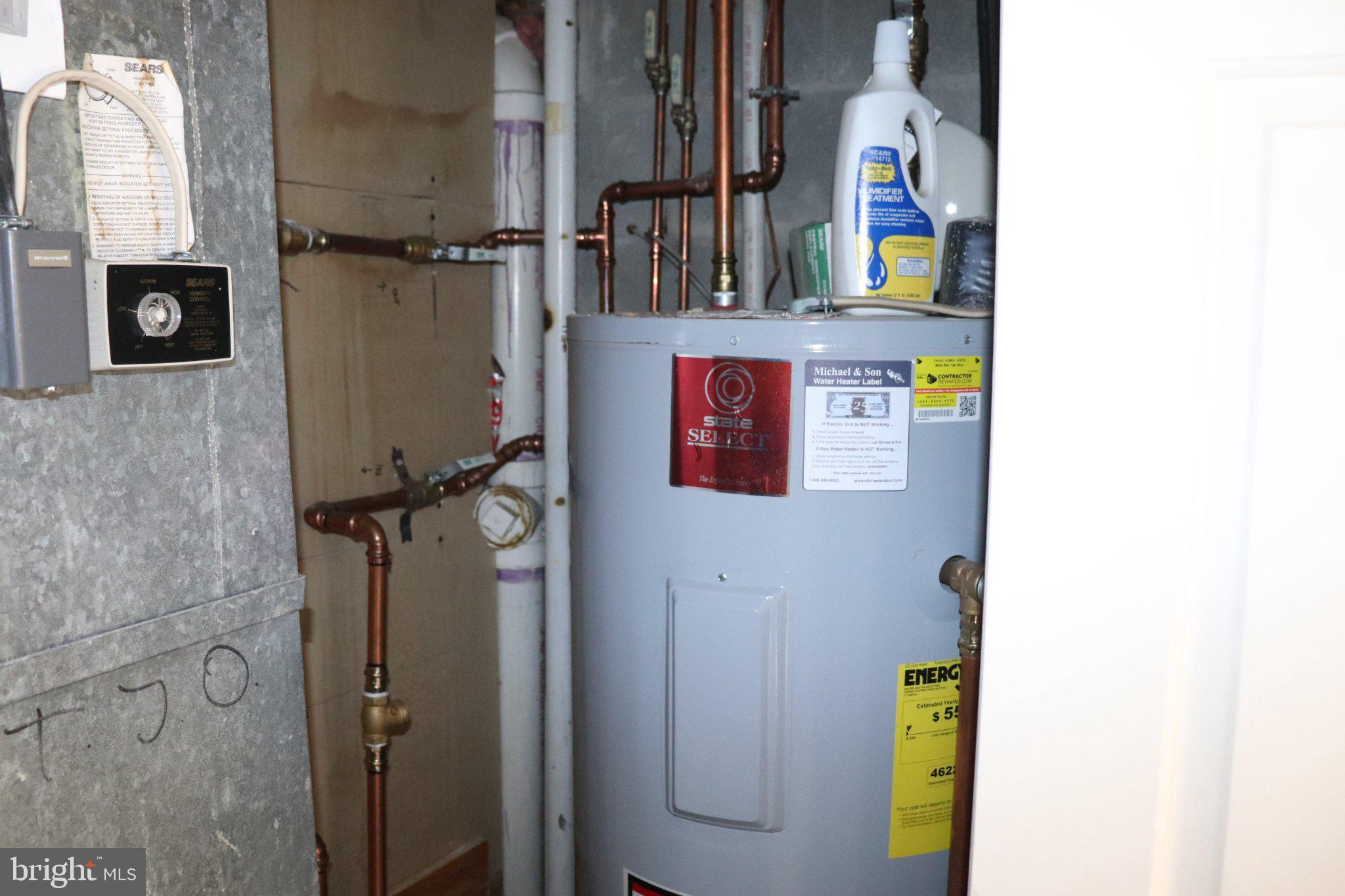 942 South Rolfe Street Arlington, VA 22204 - Photo 34 of 34 Utility space with essential appliances.