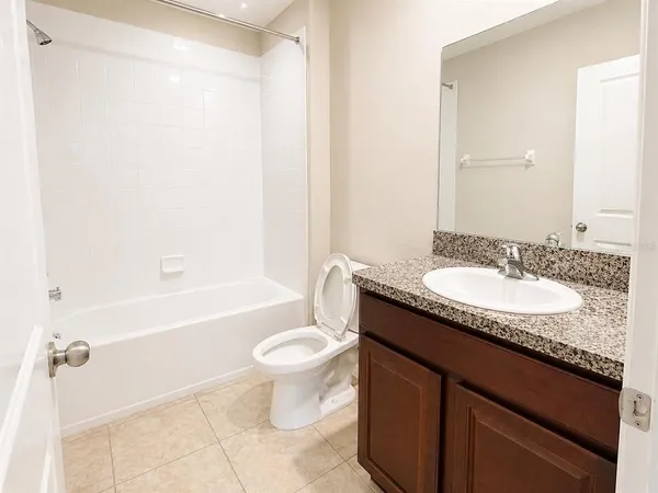 $2,750 | 7406 Rosy Periwinkle Court, Tampa, FL 33619