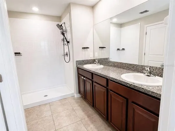 $2,750 | 7406 Rosy Periwinkle Court, Tampa, FL 33619