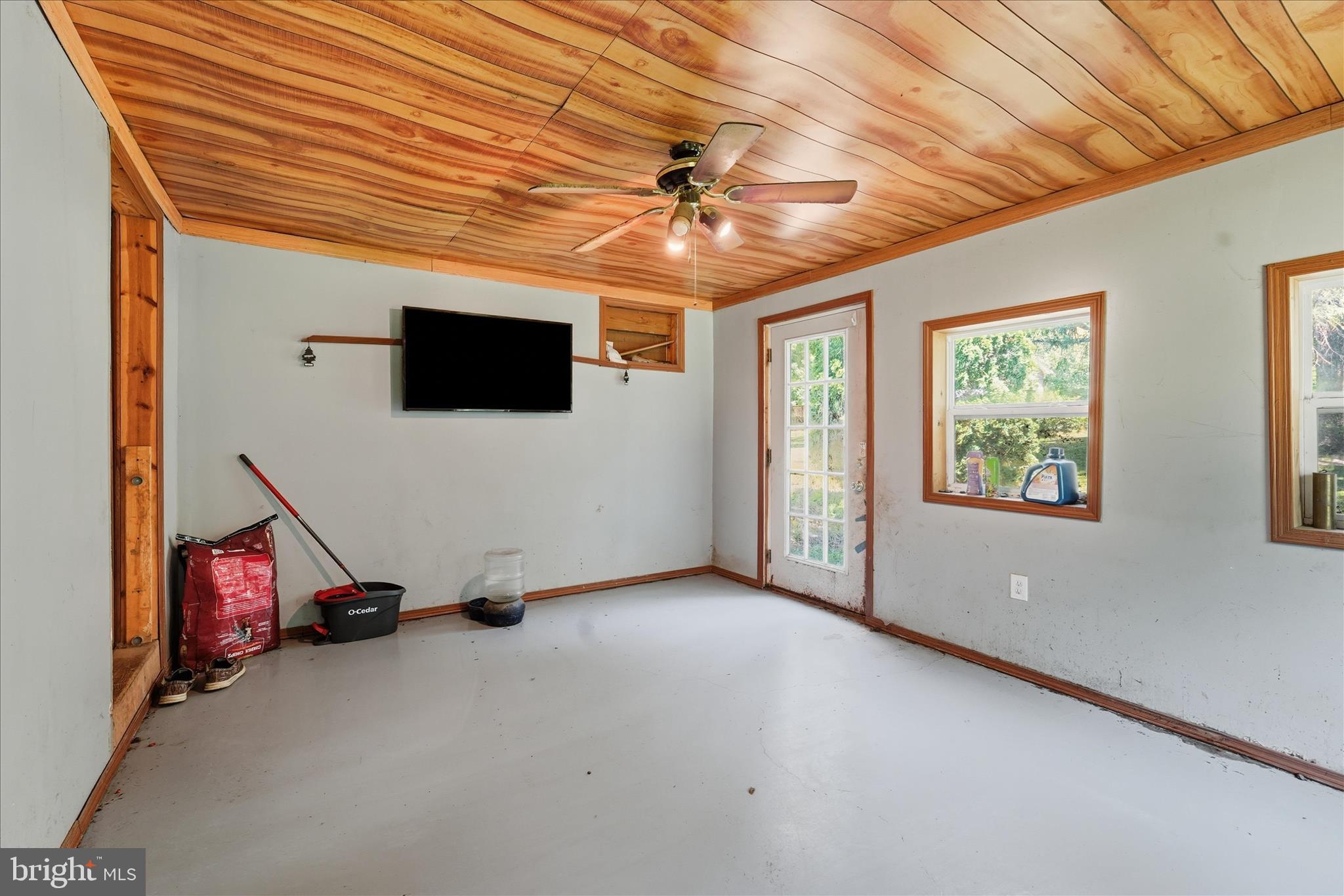 14316 Tower Road Smithsburg, MD 21783 - Photo 20 of 49 Family Room