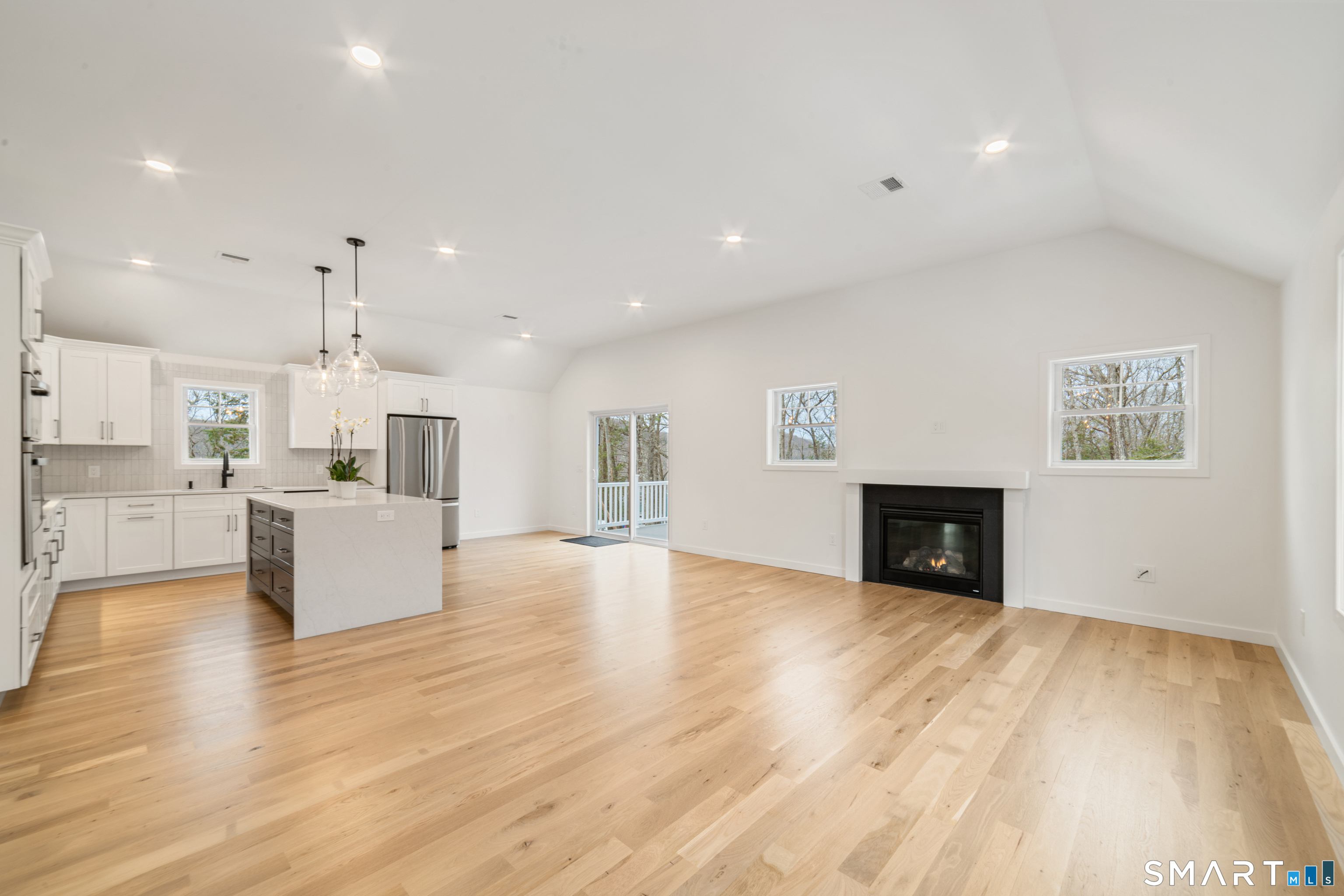 234 Great Plain Road Danbury, CT 06811 - Photo 4 of 40