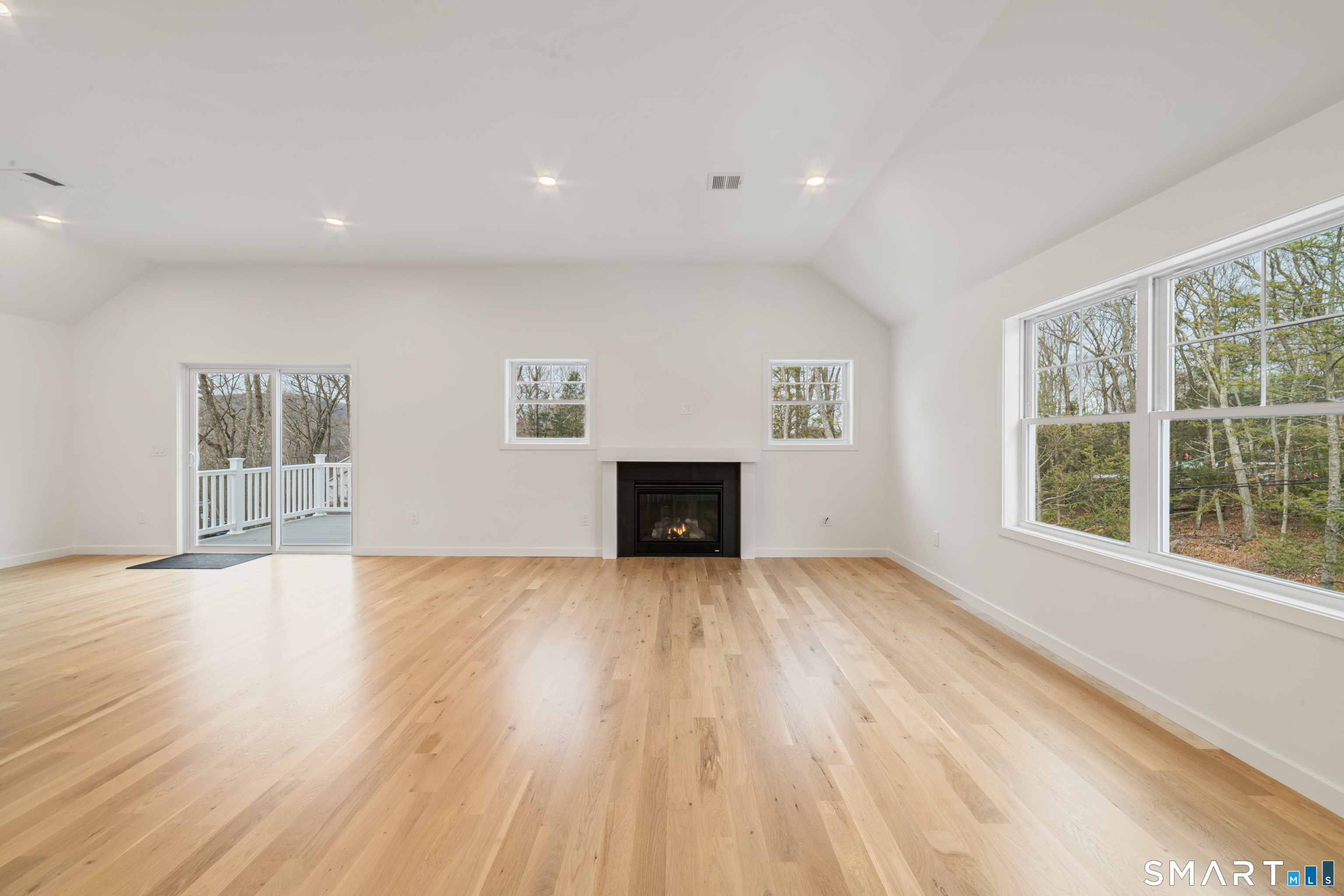 234 Great Plain Road Danbury, CT 06811 - Photo 6 of 40