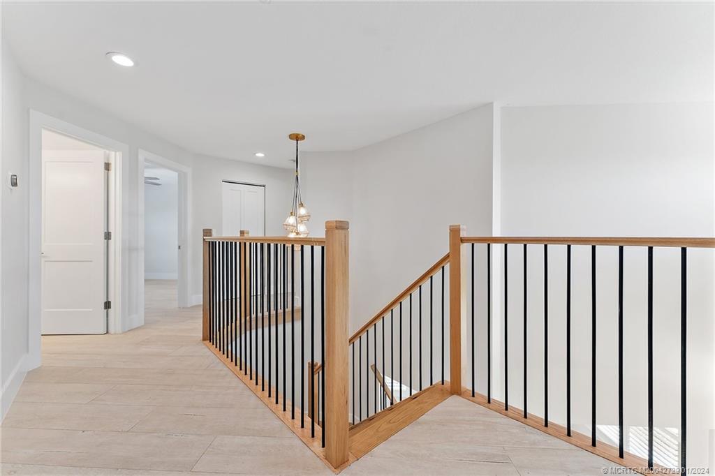 565 Southwest Yacht Basin Way Stuart, FL 34997 - Photo 21 of 55 a view of a hallway with entryway