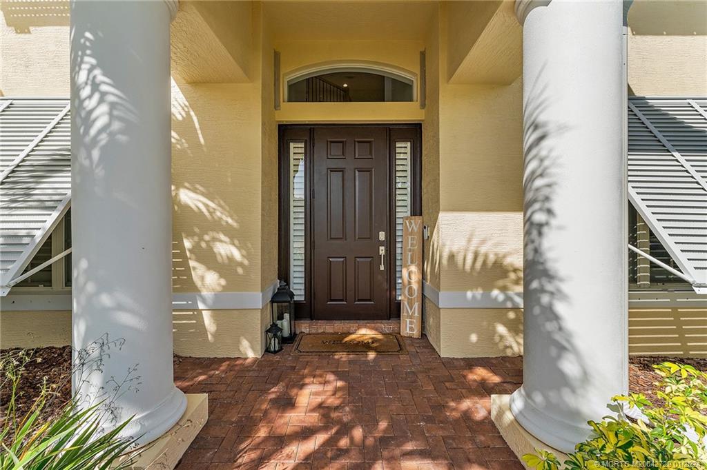 565 Southwest Yacht Basin Way Stuart, FL 34997 - Photo 3 of 55 a view of entrance