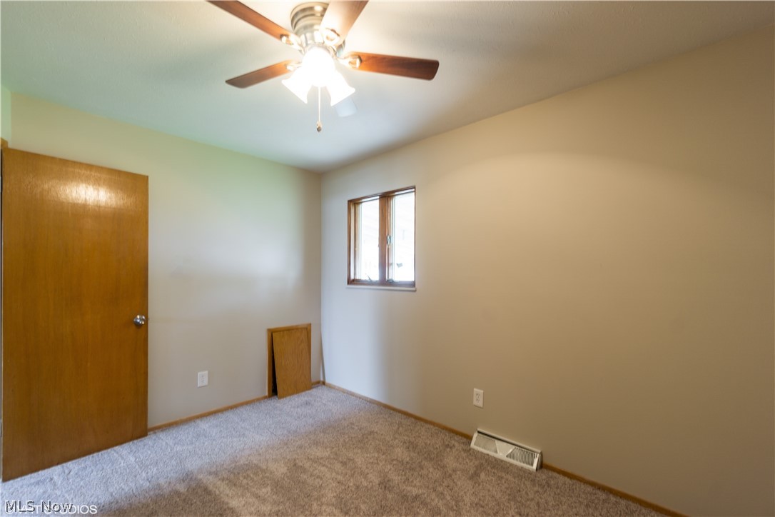 30112 Vineyard Road Willowick, OH 44095 - Photo 16 of 23