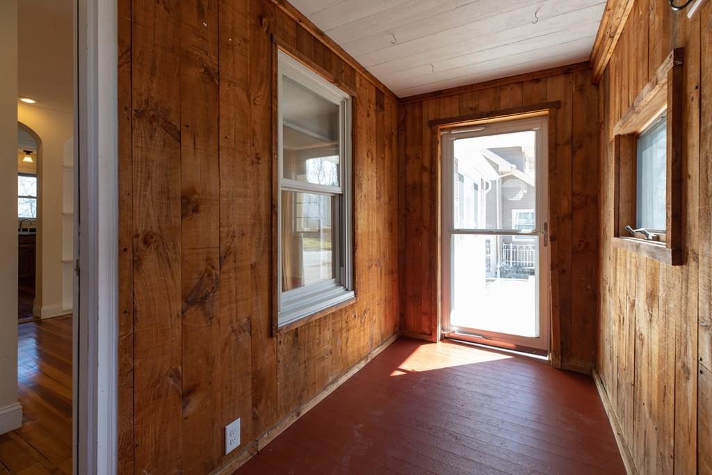 22 Gordon Street Worcester, MA 01604 - Photo 3 of 25 Gallery Image 3