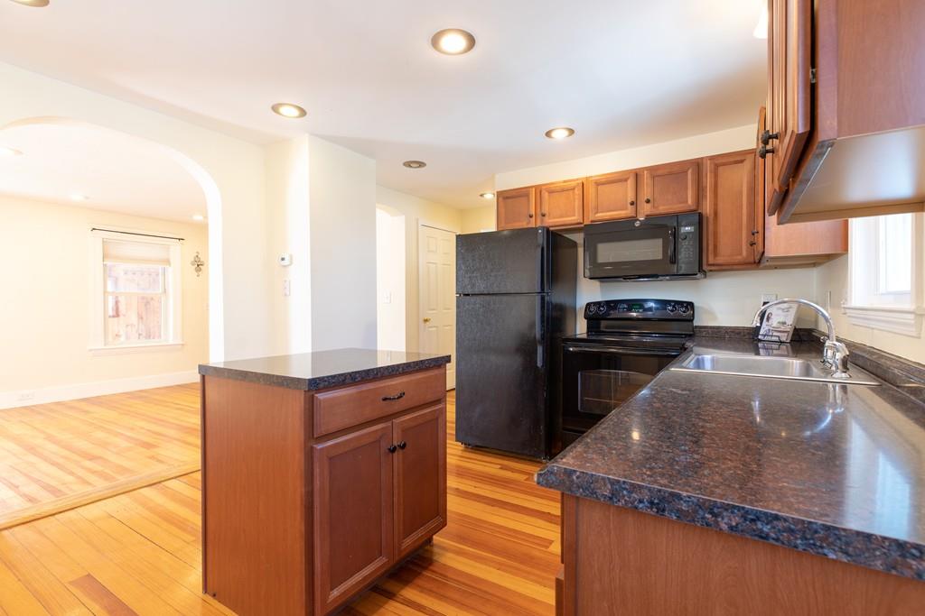 22 Gordon Street Worcester, MA 01604 - Photo 10 of 25 Gallery Image 10