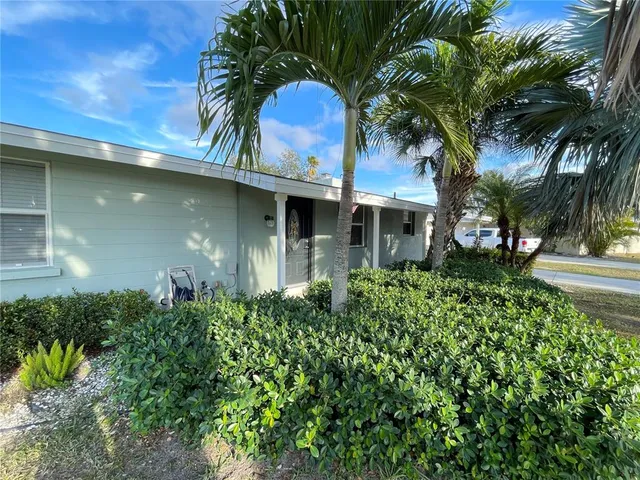 $2,500 | 6405 White Sands Terrace, Sarasota, FL 34231