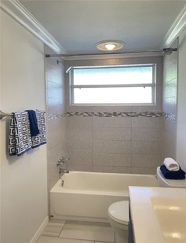 $2,500 | 6405 White Sands Terrace, Sarasota, FL 34231