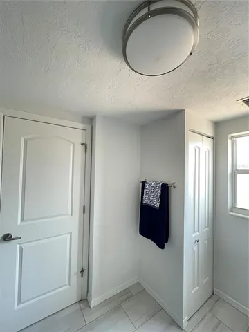 $2,500 | 6405 White Sands Terrace, Sarasota, FL 34231