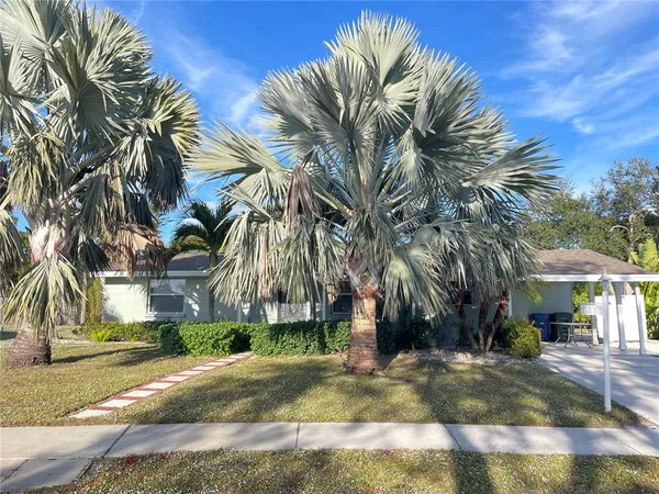$2,250 | 6405 White Sands Terrace, Sarasota, FL 34231