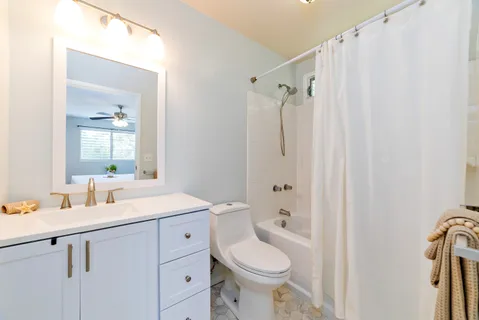 $1,890,000 | 73-4385 Holoholo Street, Kailua-Kona, HI 96740