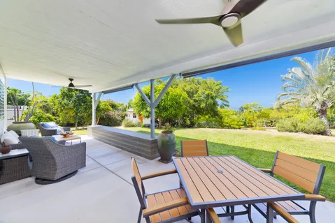 $1,890,000 | 73-4385 Holoholo Street, Kailua-Kona, HI 96740