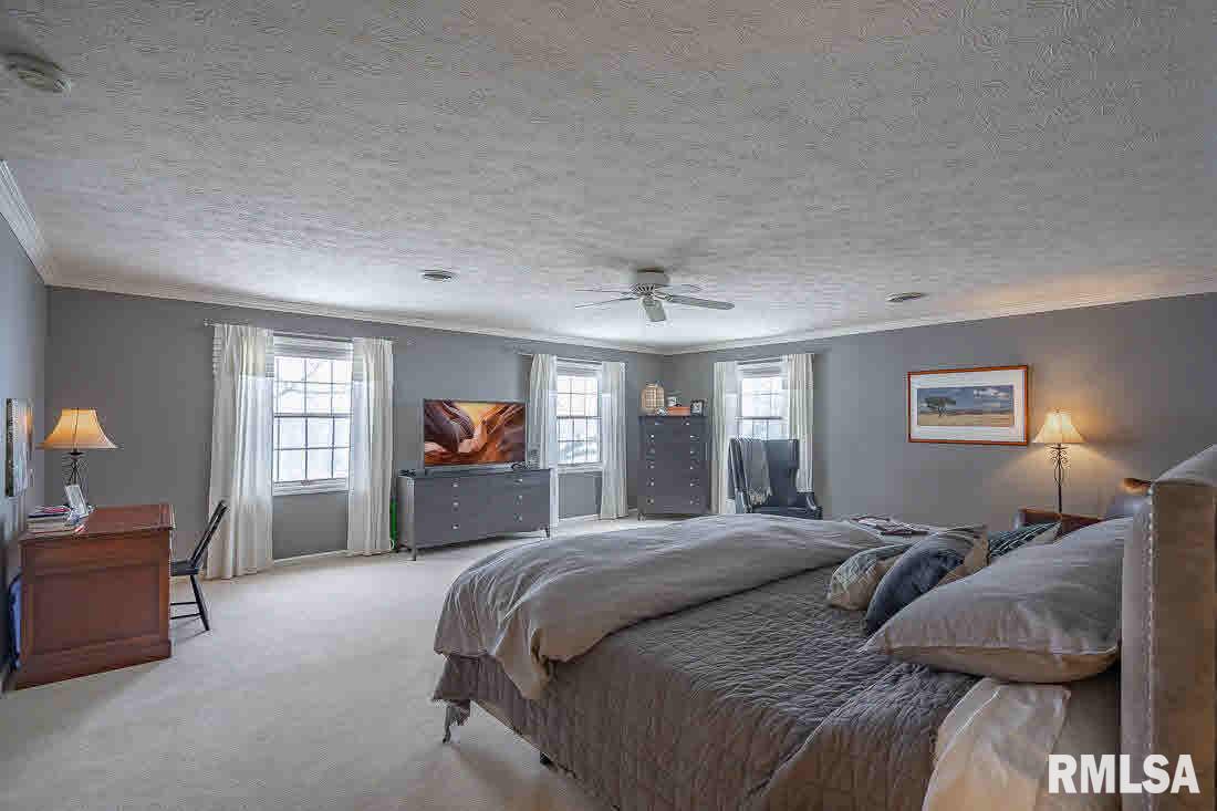 6535 James Road Bettendorf, IA 52722 - Photo 20 of 24 Gallery Image 20